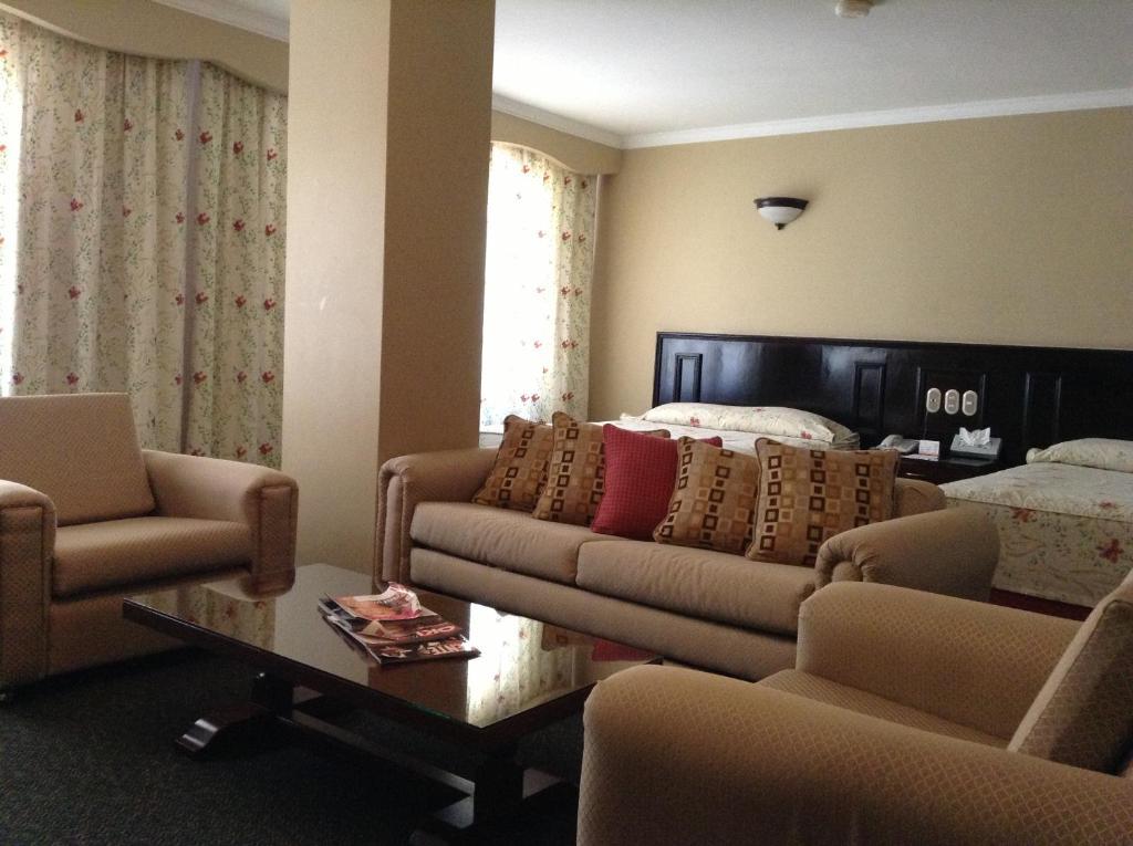 Hotel Real De Uruapan Uruapan  Ngoại thất bức ảnh